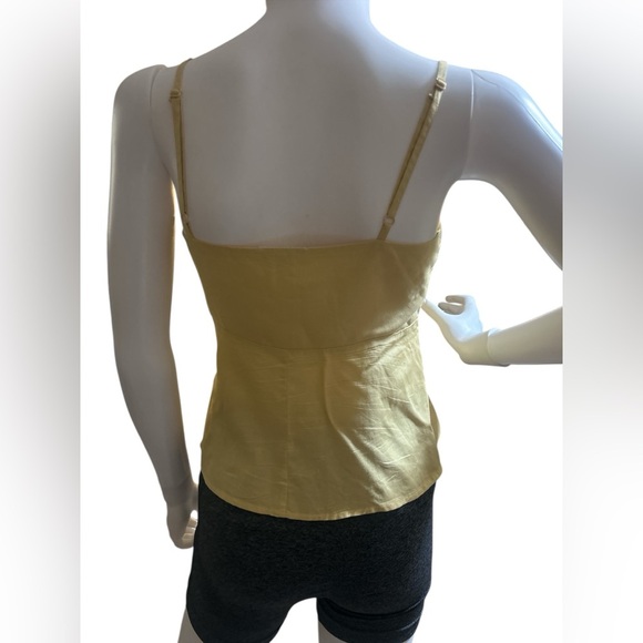 L.A. Hearts Women's
Light Yellow Tie Front Summer top - Picture 3 of 7